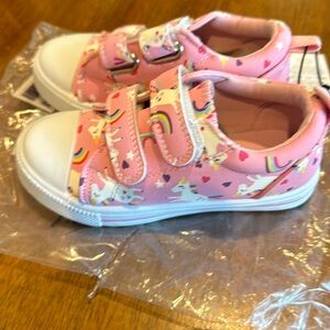 New Velcro child shoe size 8 pink with unicorns, rainbows and hearts.